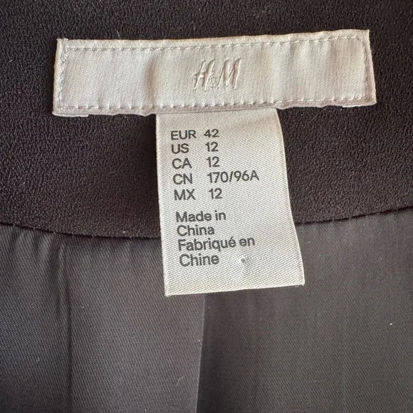 H&M Black Blazer with Relaxed Open Front Design - Picture 3 of 10